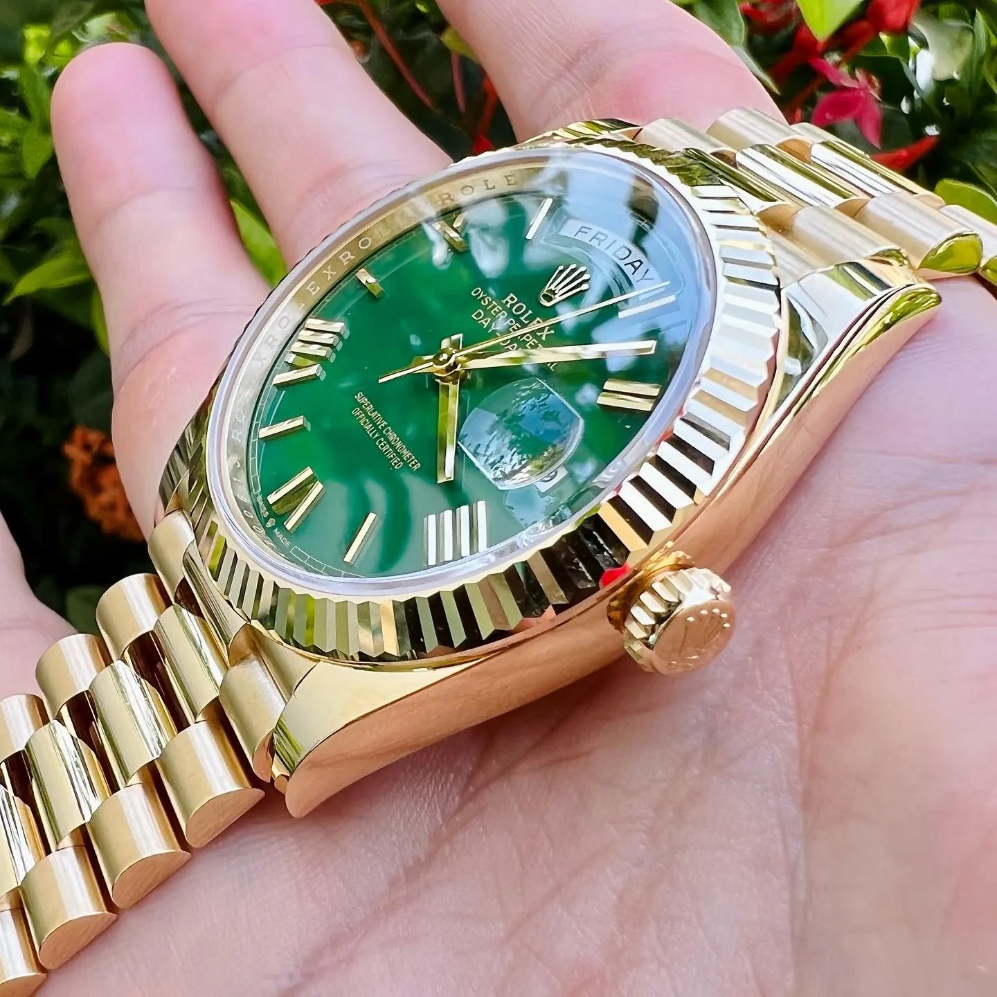Rolex Day-Date 40mm President Oyster 40 Mm Yellow Gold Green Roman Dial 228238