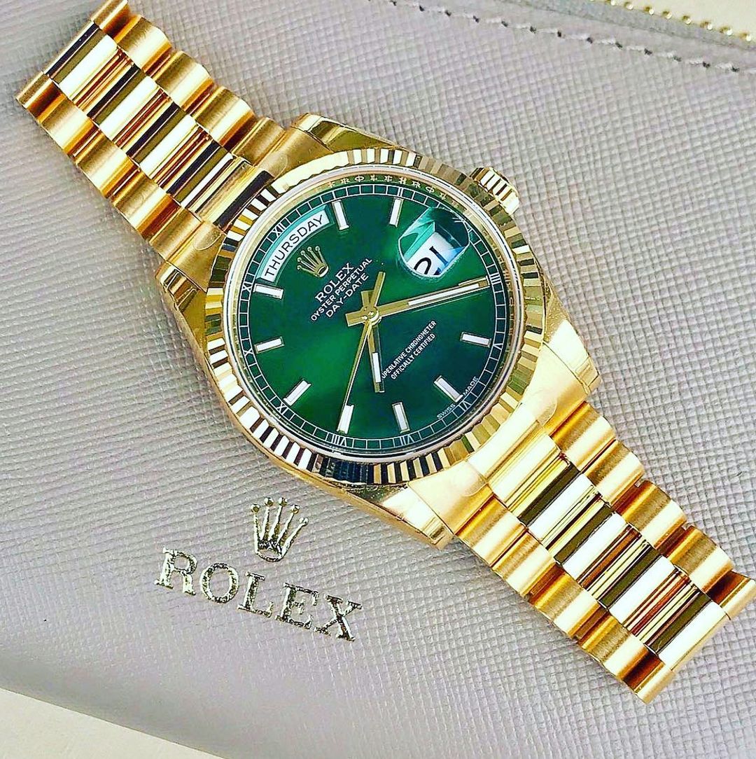 Rolex Day-Date 40mm President Oyster 40 Mm Yellow Gold Green Roman Dial 228238