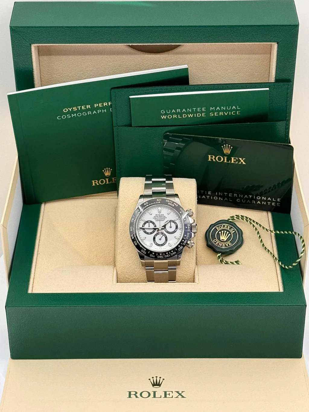 Rolex Cosmograph Daytona m116500ln Series White / Black 40 mm