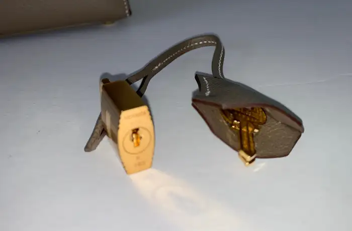 Hermes Etoupe Kelly 25 Epsom Sellier Bag Gold Hardware