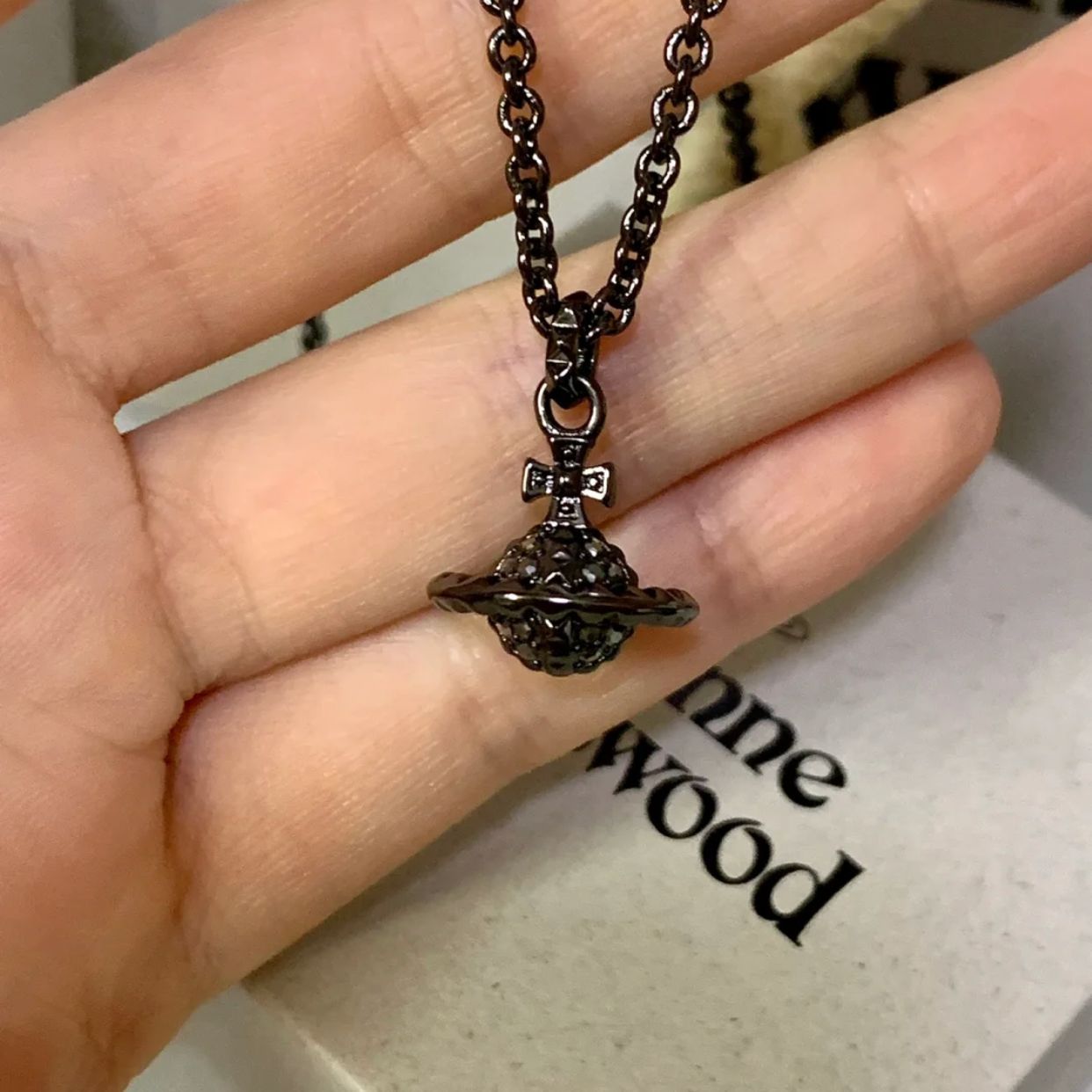 High Version Empress Dowager vivi  luxuryreplica Vivian Full Diamond small size Stereo orb Rivet Saturn Necklace sweater chain