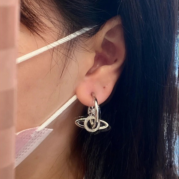 High Version Queen Mother vivi  luxuryreplica Vivian Punk Circle Three-in-One Shuttle Saturn Dofa Earrings