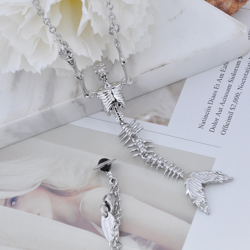 High Version Empress Dowager vivi  luxuryreplica Vivian Light Luxury High Sense Saturn Skull Man Fish Bone Mermaid Necklance