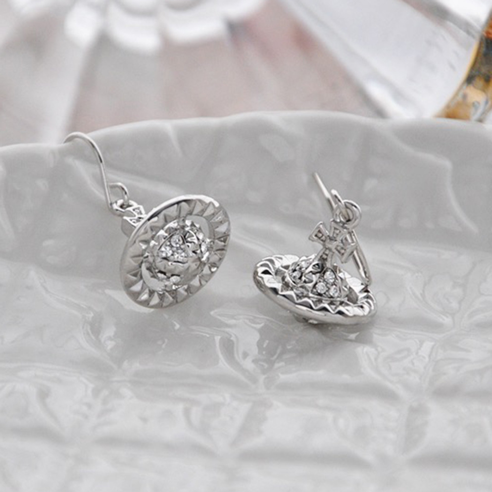 High Version Empress Dowager vivi  luxuryreplica Vivian Punk Style Stereo Orb Rivet Saturn Earrings Earrings