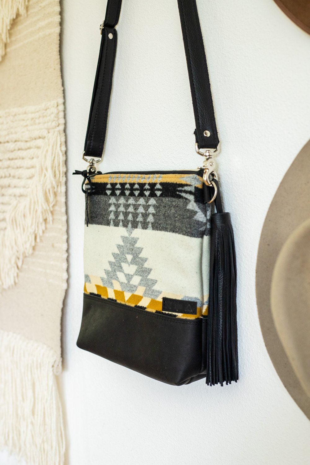 SILVER RANCHO ARROYO LEATHER BOTTOM PURSE