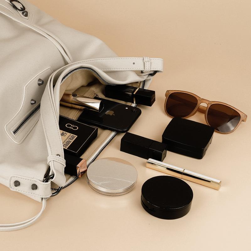 Large Capacity Commuter Bag Women's New Niche Design Shoulder Messenger Bag Fashion Tote Armpit Bag