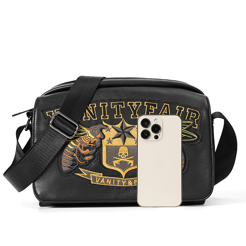 Original Design Embroidery Pattern Tide Brand Street Leisure Men Slung Small Square Bag