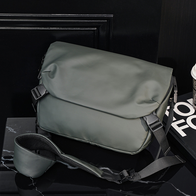 Korean Version Of Casual Fashion Nylon Flip Slung Commuter Riding Bag