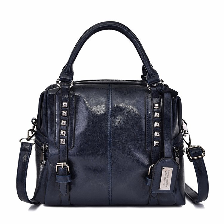 Retro Oil Wax Large Capacity Shoulder Bag