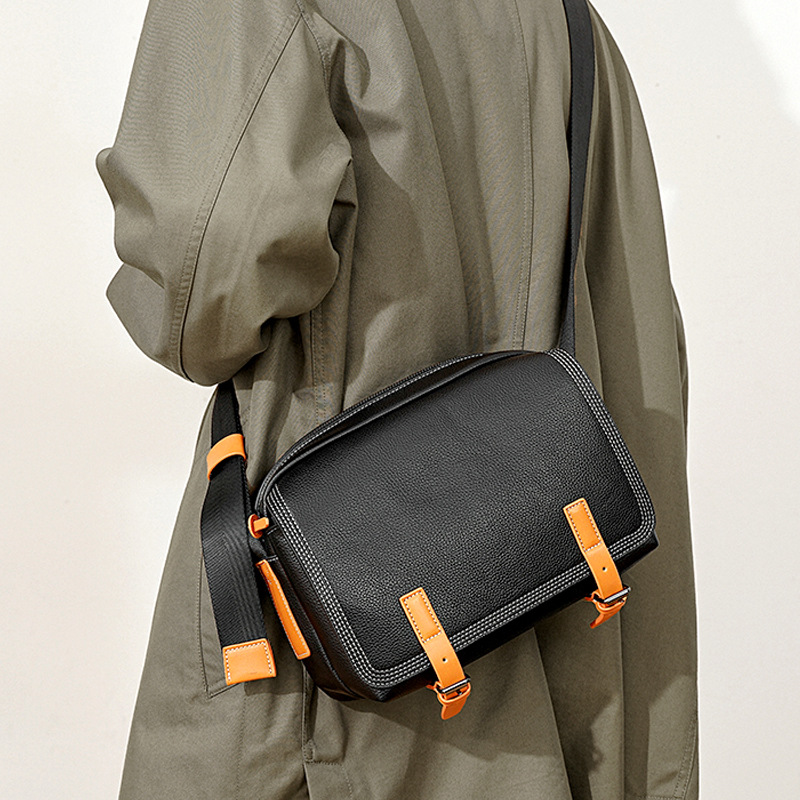 Men's Simple Fashion Postman Camera Bag