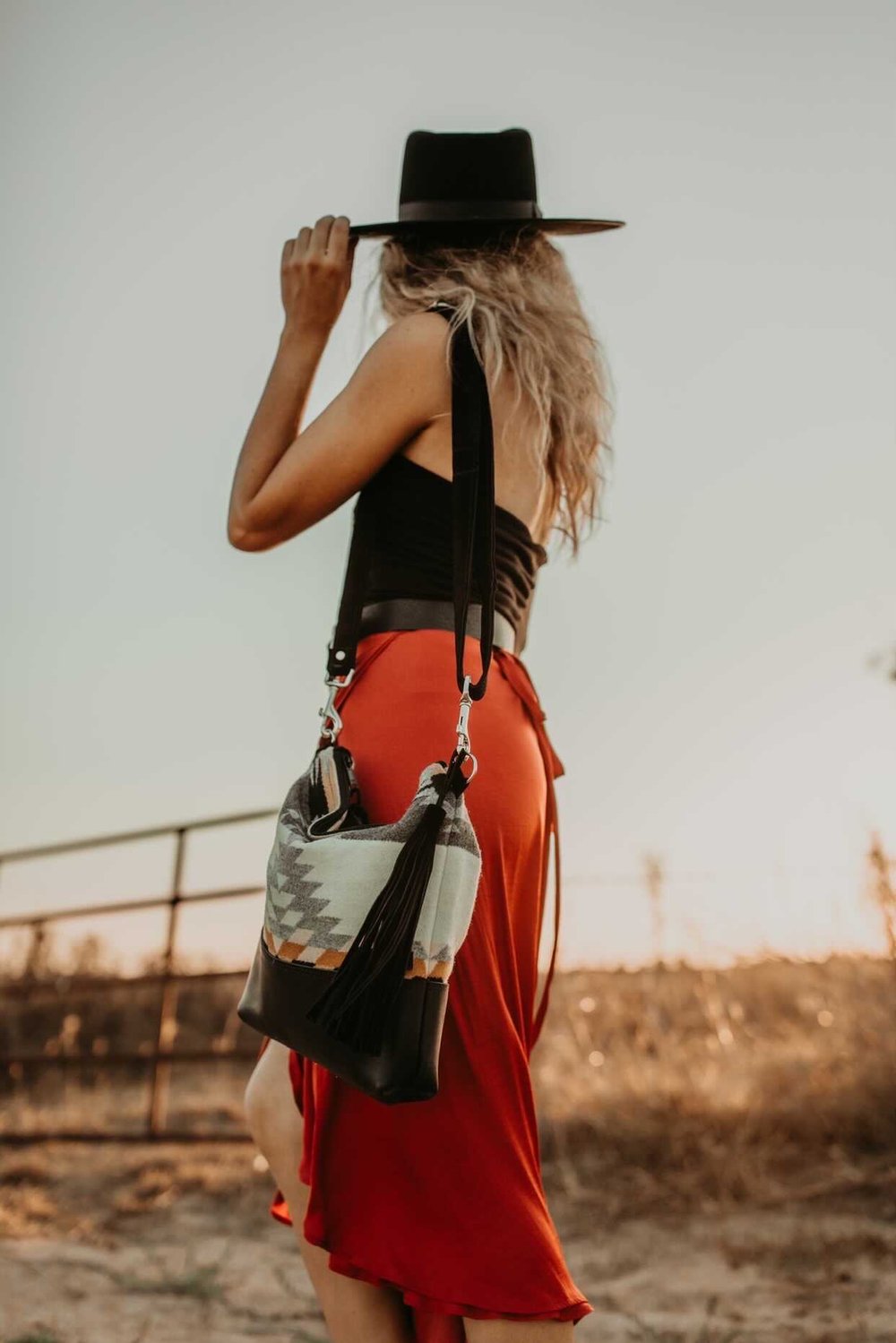 SILVER RANCHO ARROYO LEATHER BOTTOM PURSE