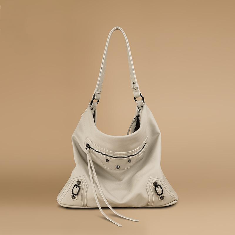 Large Capacity Commuter Bag Women's New Niche Design Shoulder Messenger Bag Fashion Tote Armpit Bag