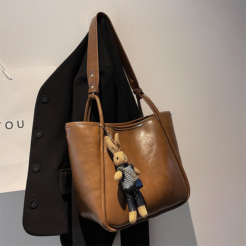 Large Shoulder Commuter Tote