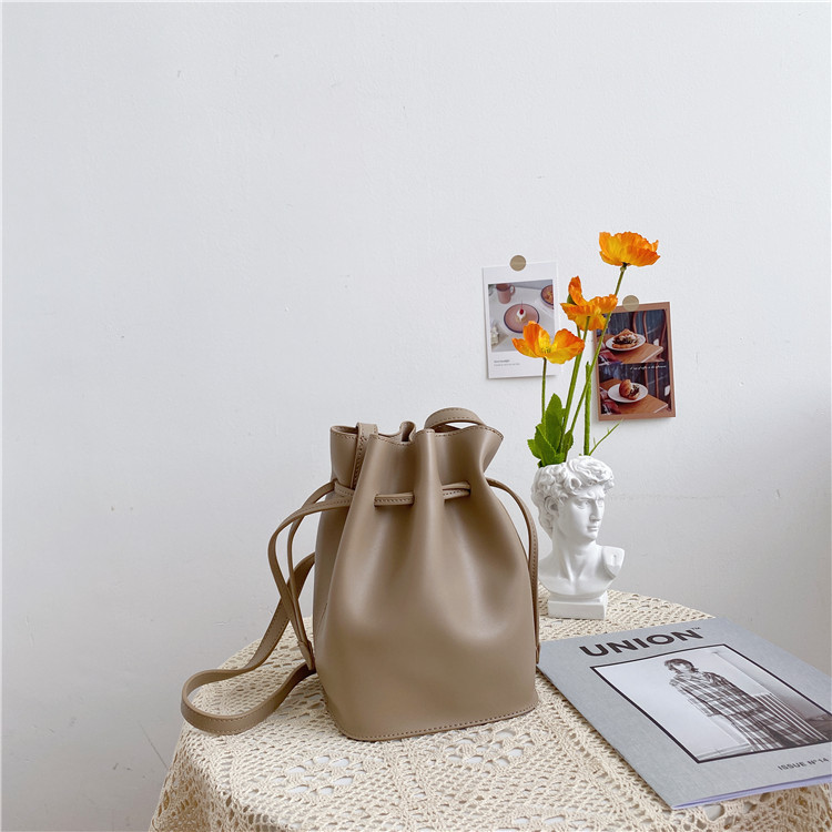 Simple Drawstring Pleated Bucket Bag