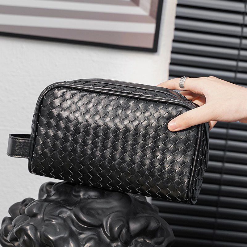 2023 New Hand-woven Hand-held Cosmetic Bag