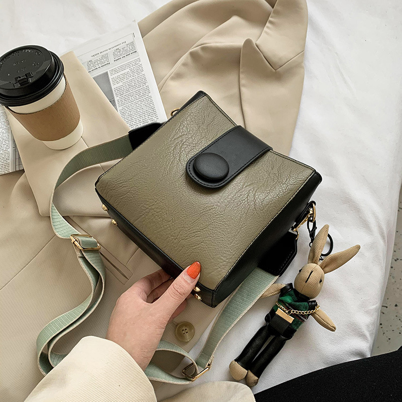 New Style Contrast Wide Shoulder Strap Shoulder Bag