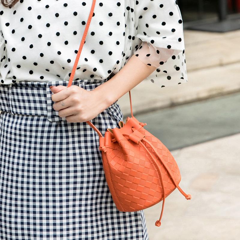 Women's Bag Fashion Woven Bucket Bag Slung Mobile Phone Bag Ladies Shoulder Bag