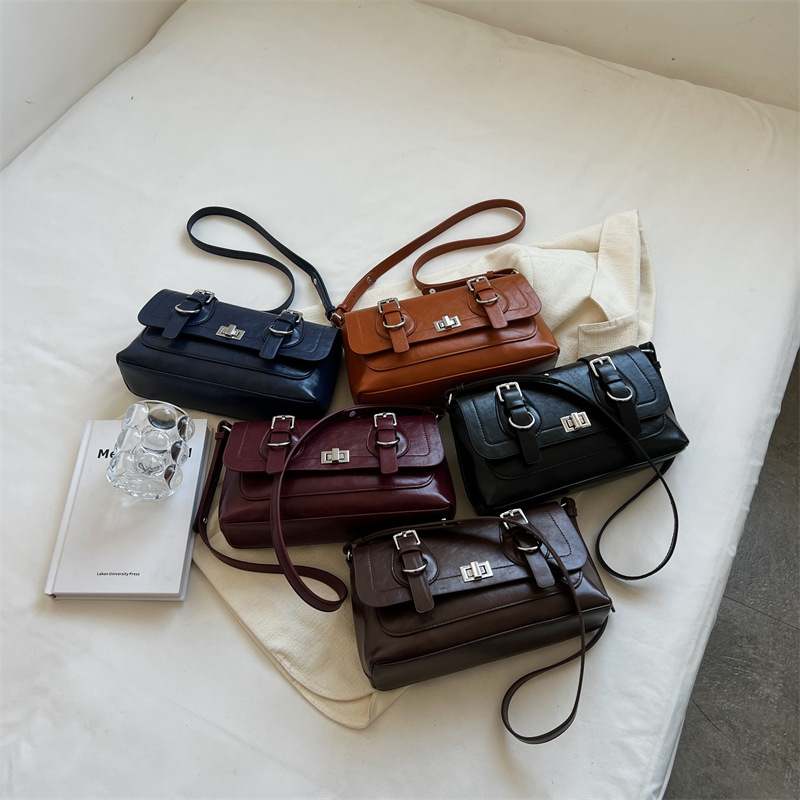 New Large Capacity Retro Academy Underarm Postman Shoulder Bag