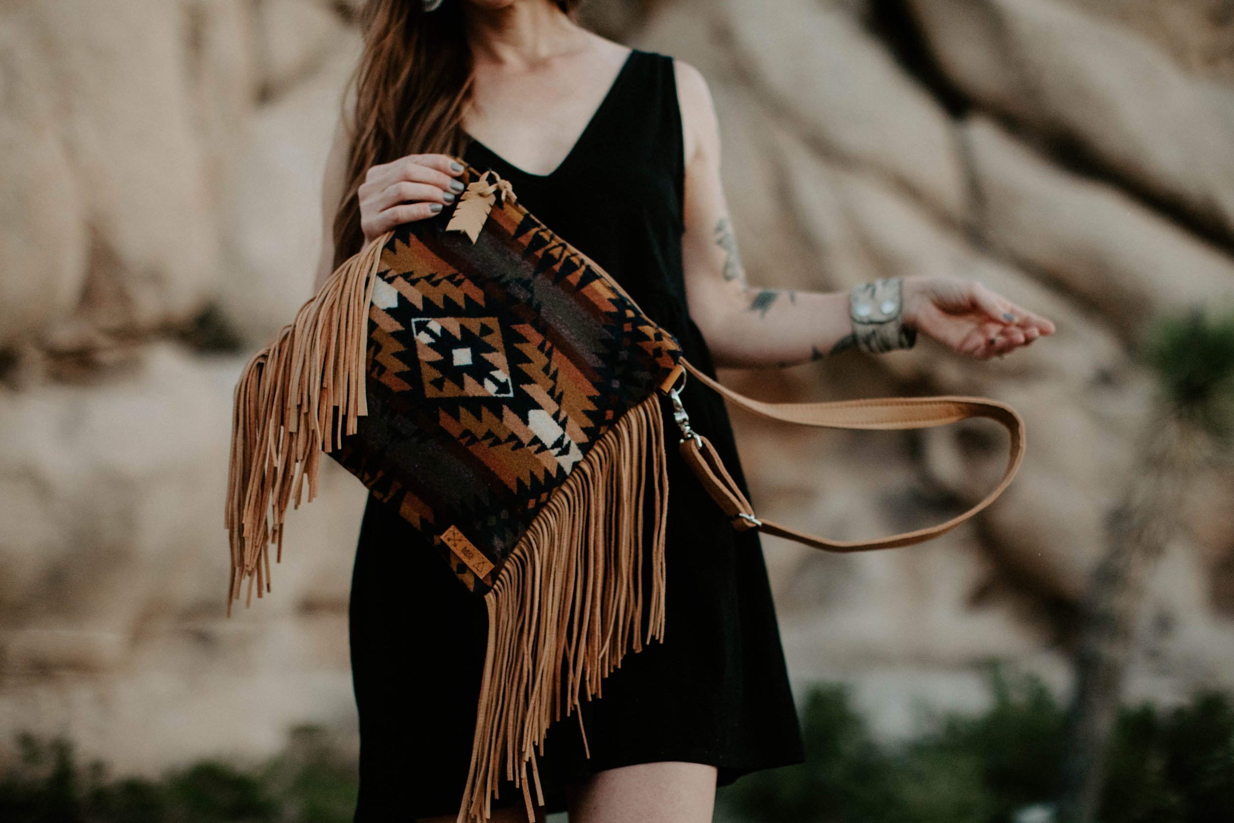 FRINGE CROSSBODY PURSE IN NAVY AND OLIVE WOOL