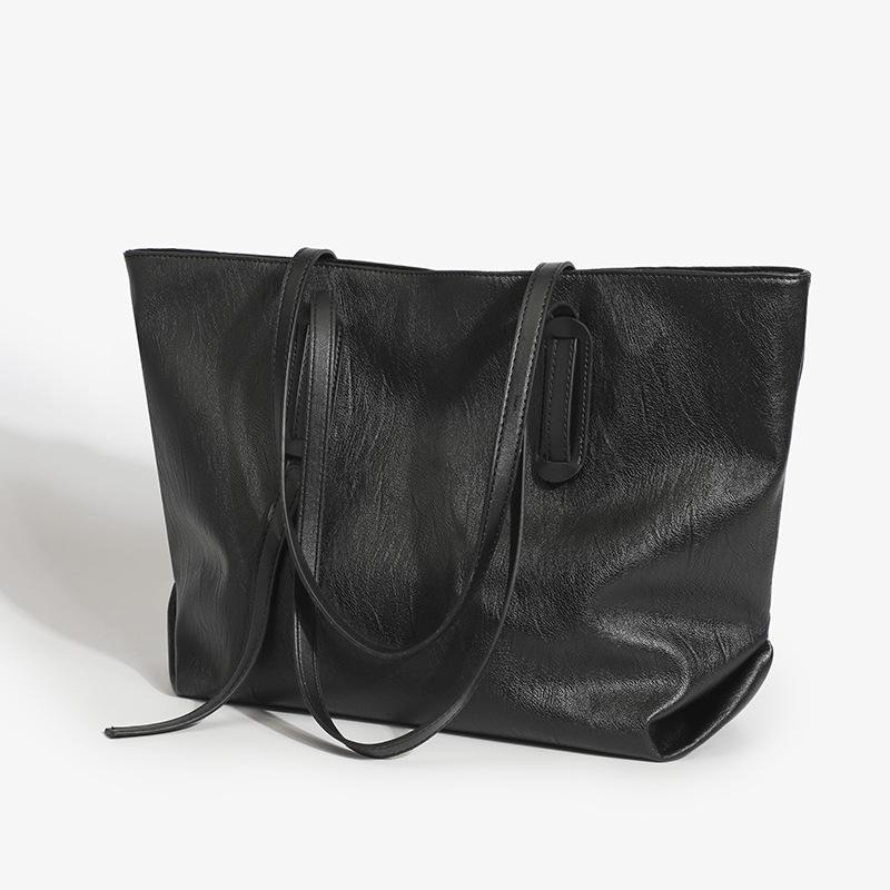 Large Capacity Soft Leather Bag Women's 2022 New Joker Shoulder Bag Fashion Portable Tote Bag