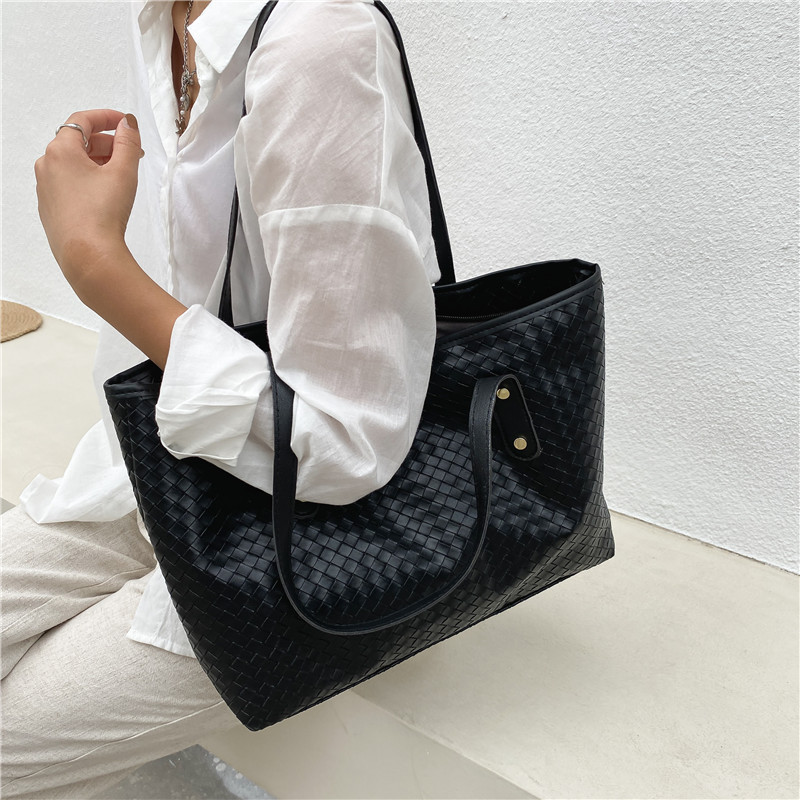 New Large Capacity Fashion Woven Single Shoulder Handheld Simple Tote Bag