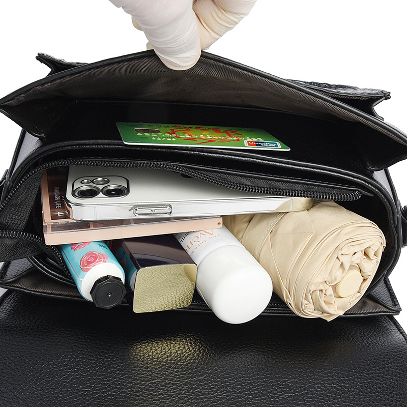 Crocodile Handheld Lock Textured Women's Bag