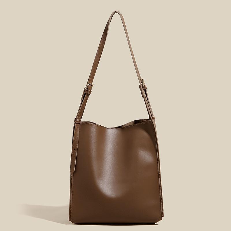 Large-capacity Bag Women's Texture Joker Retro Shoulder Bag Large Bag Explosions Commuter Tote Bag