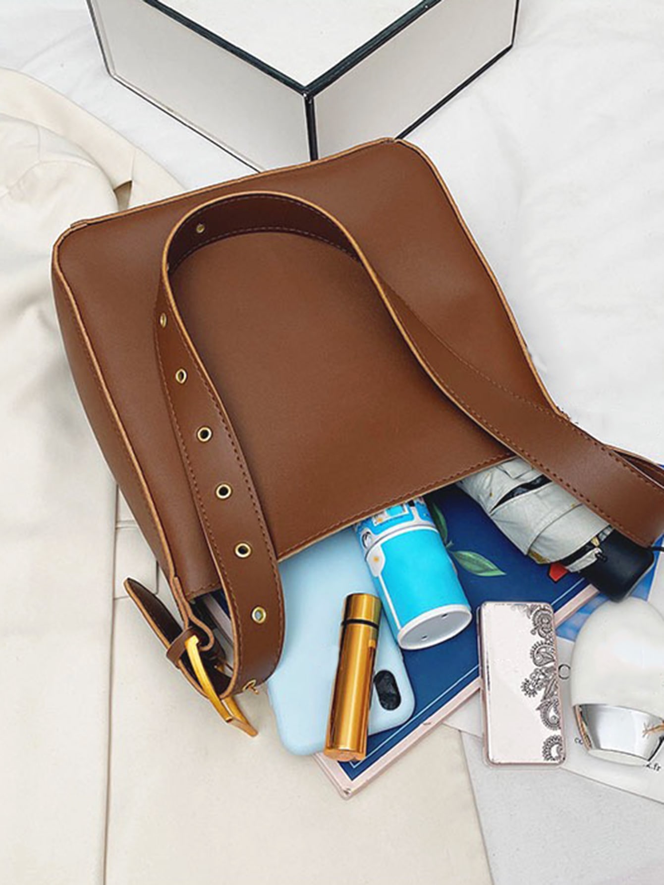 Eyelet detail square bag