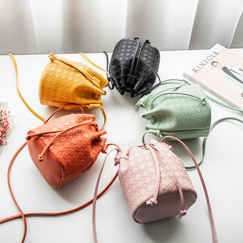 Women's Bag Fashion Woven Bucket Bag Slung Mobile Phone Bag Ladies Shoulder Bag