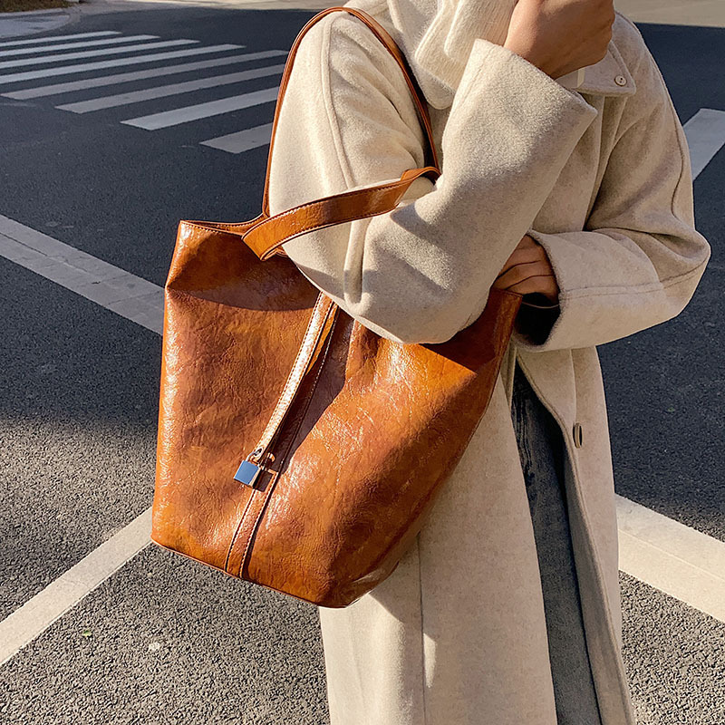 Retro Large Shoulder Bag