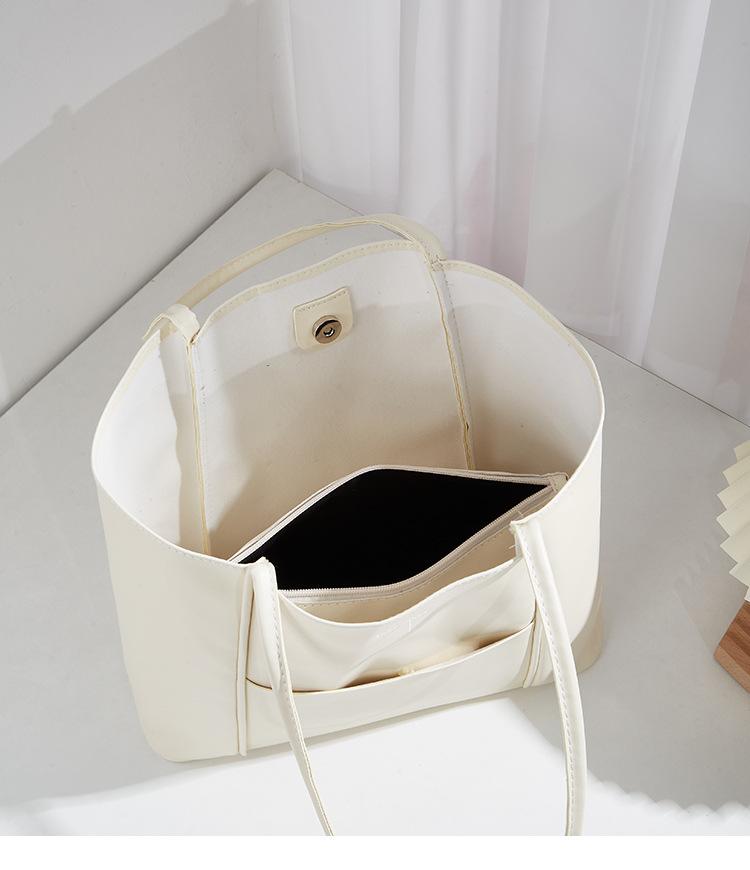 2022 Women's Tote Handbag Fashion Joker Large Capacity Commuter Shoulder Bag