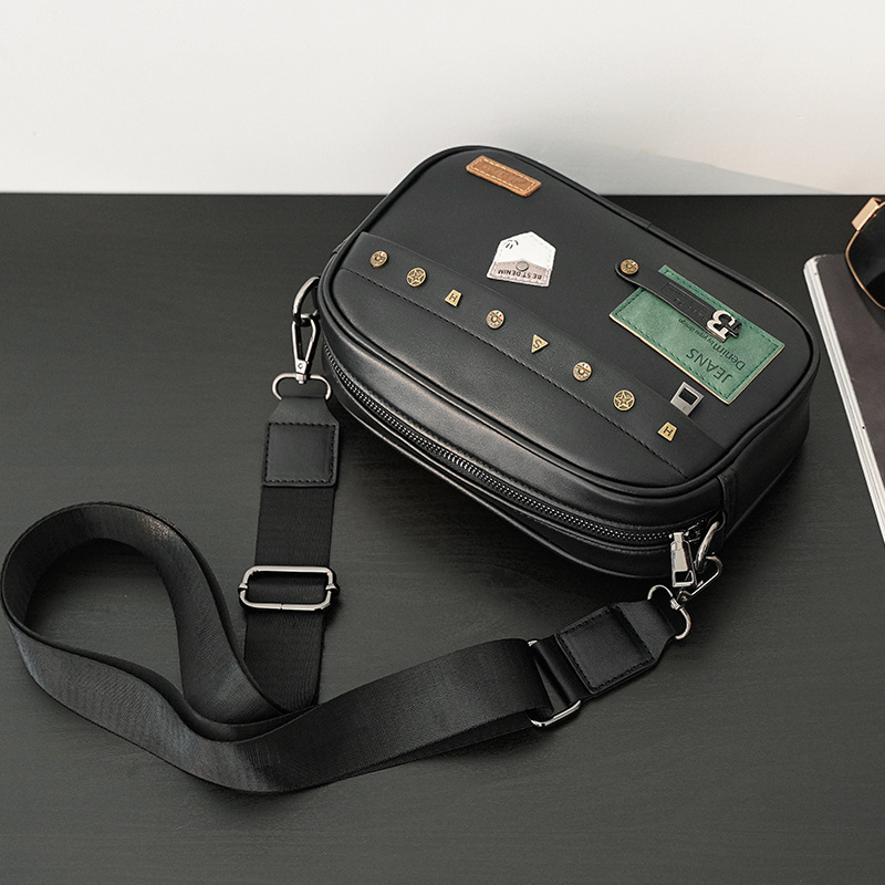 New Fashion Personality Rivet Couple Single Shoulder Small Square Bag