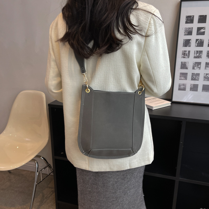 Frosted Shoulder Bag Retro Simple Stitching Messenger Bag