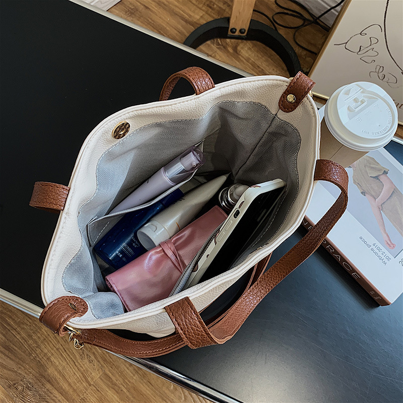 New Casual Retro Large Capacity PU Female College Tote Bag