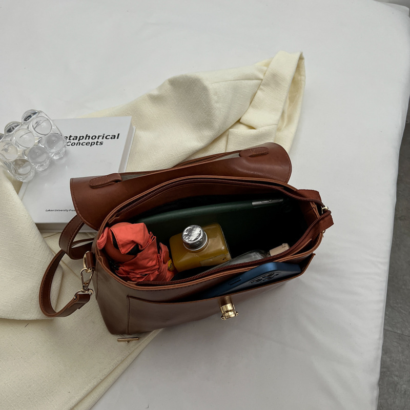 2023 New Joker Simple Postman Small Square Bag