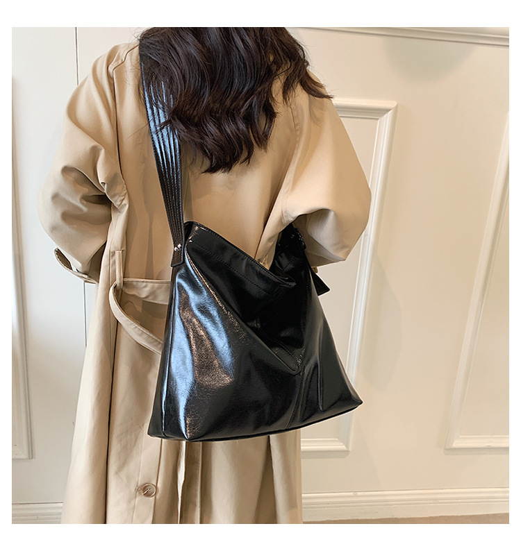 Large Capacity Ladies Crossbody Bag