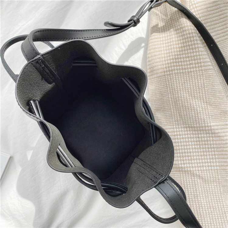 Simple Drawstring Pleated Bucket Bag