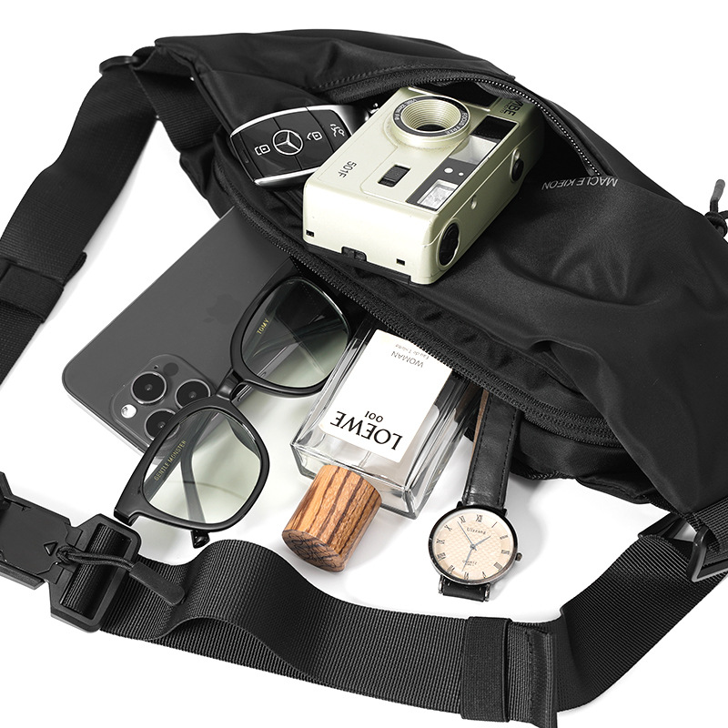 Fashion Magnetic Buckle Design Simple Oxford Cloth Outdoor Sports Riding Bag