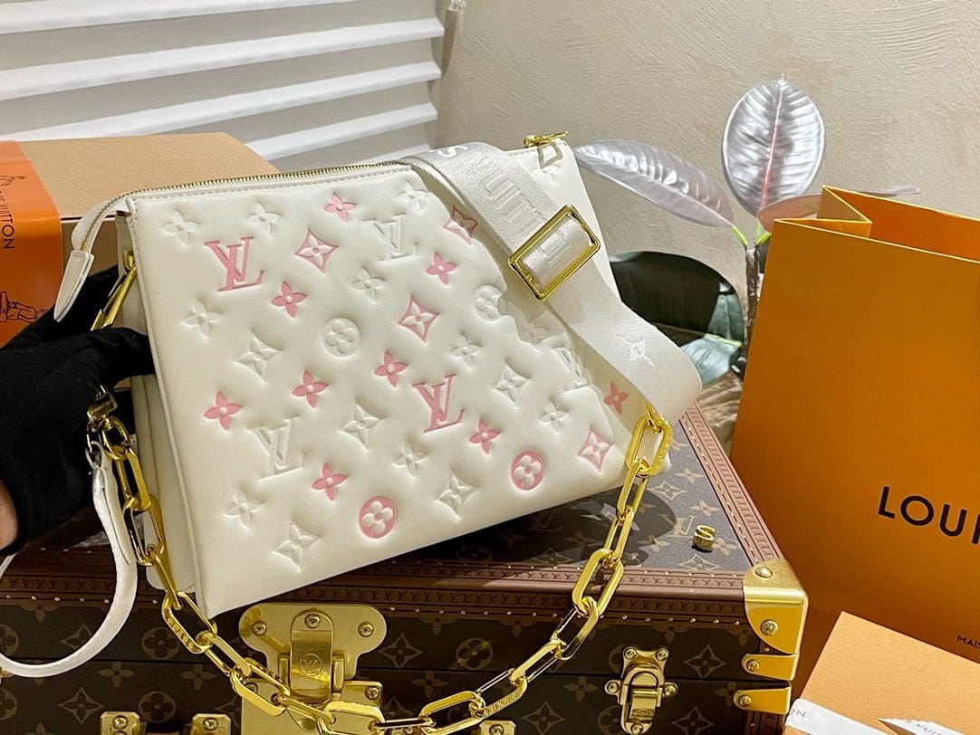 Louis Vuitton M22398 Coussin PM - SILKROAD