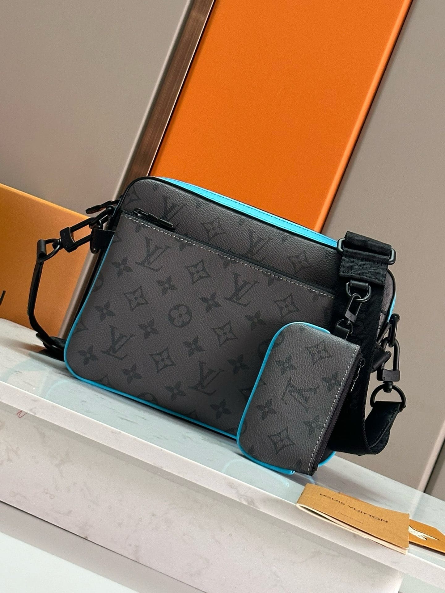 Louis Vuitton M11648 Trio Messenger - SILKROAD