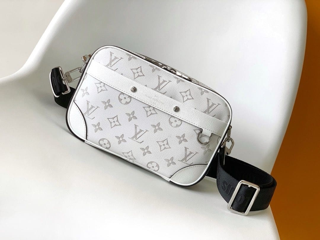 Louis Vuitton M31069 Alpha Messenger - SILKROAD
