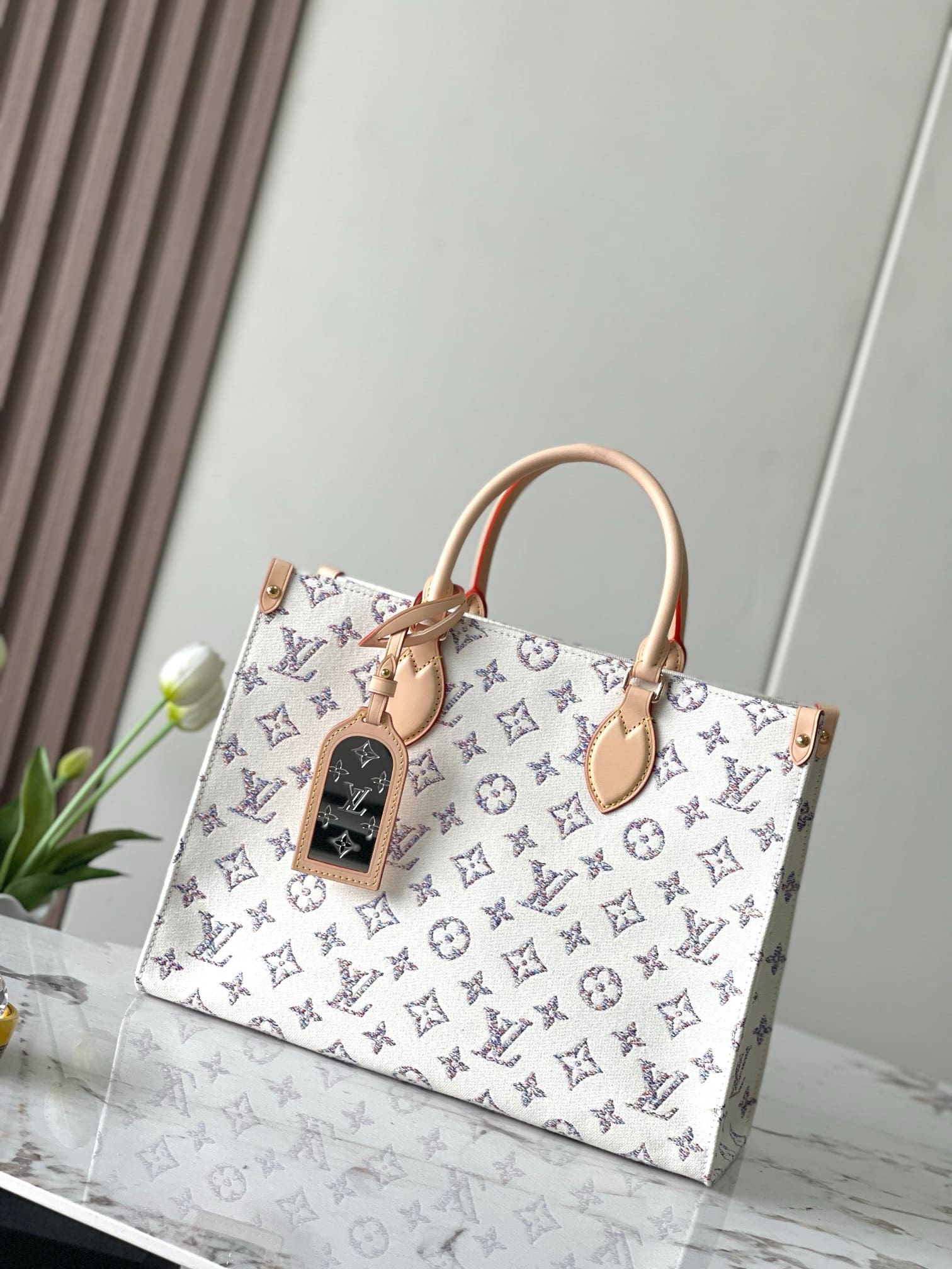 Louis Vuitton M24708 OnTheGo MM - SILKROAD