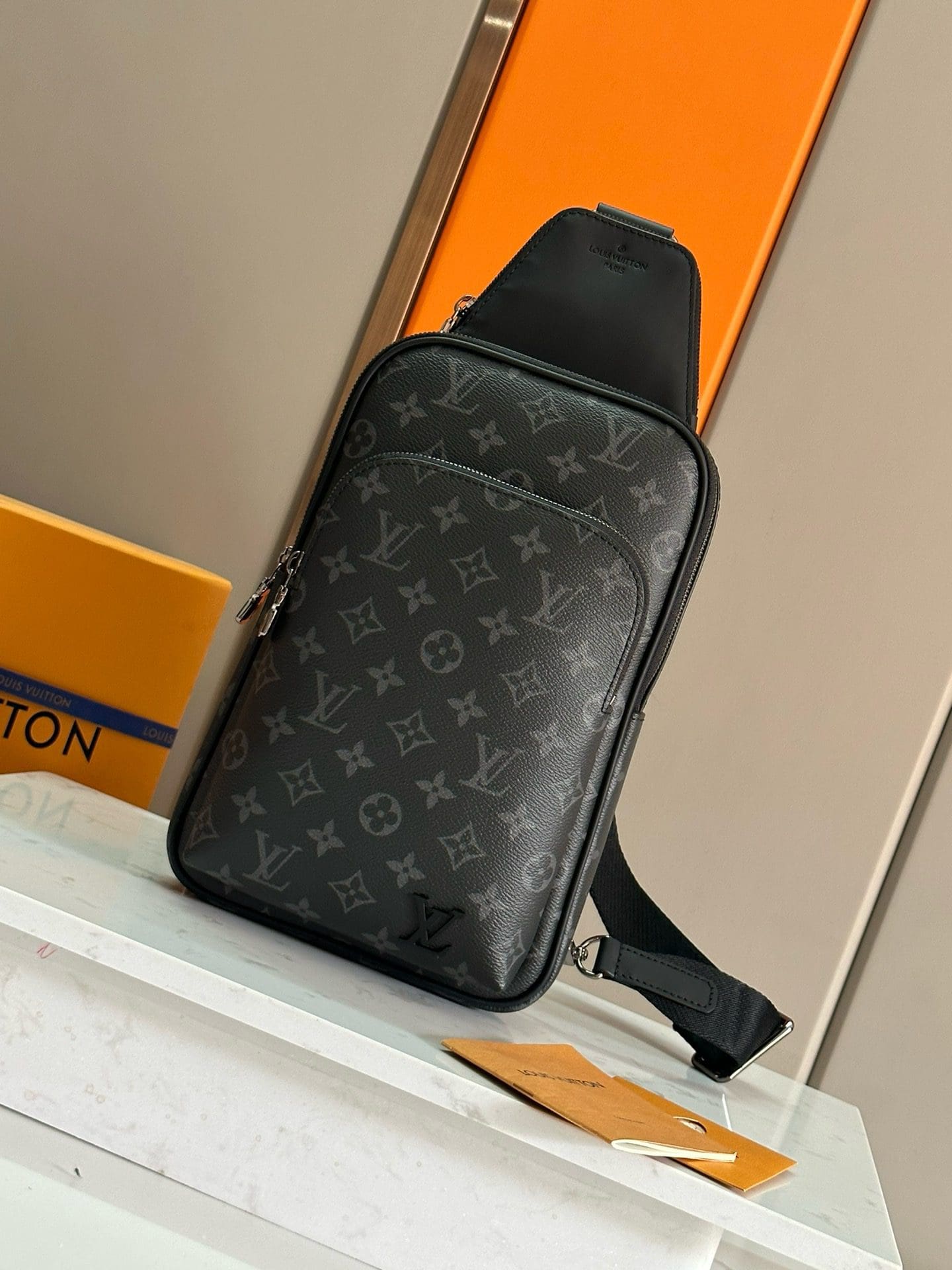 Louis Vuitton M47137 Avenue Slingbag - SILKROAD