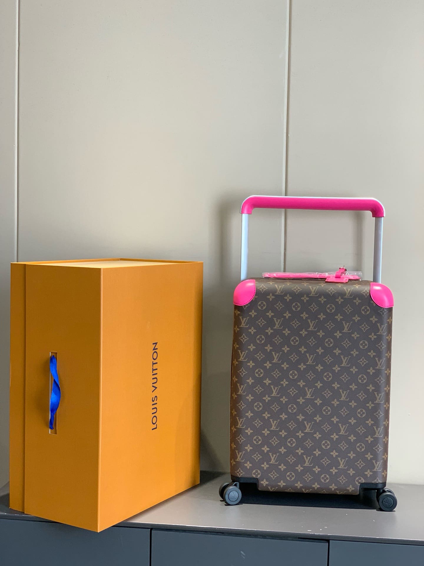 Louis Vuitton M46780 Horizon 55 - SILKROAD