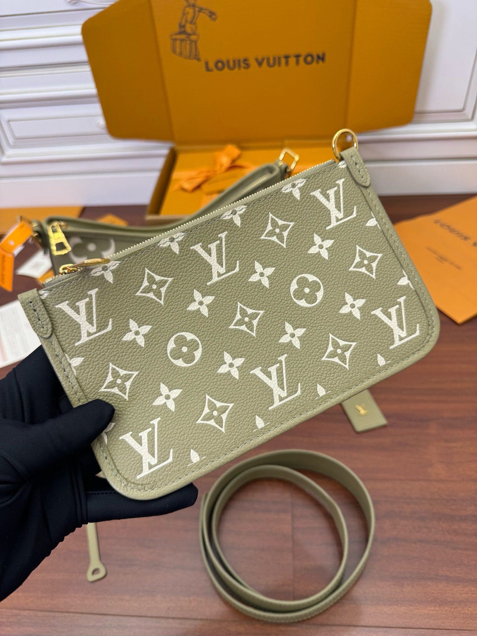 Louis Vuitton M46672 CarryAll PM - SILKROAD