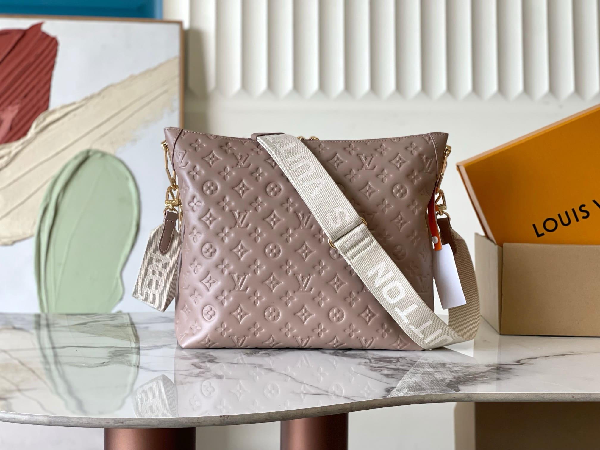 Louis Vuitton M12071 Coussin Hobo MM - SILKROAD