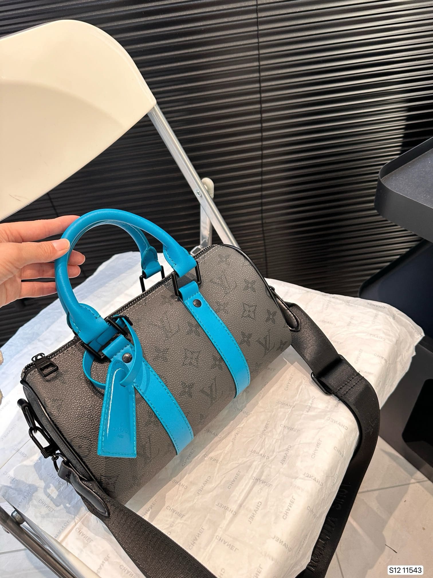 Louis Vuitton M11645 Keepall Bandoulière 25 - SILKROAD