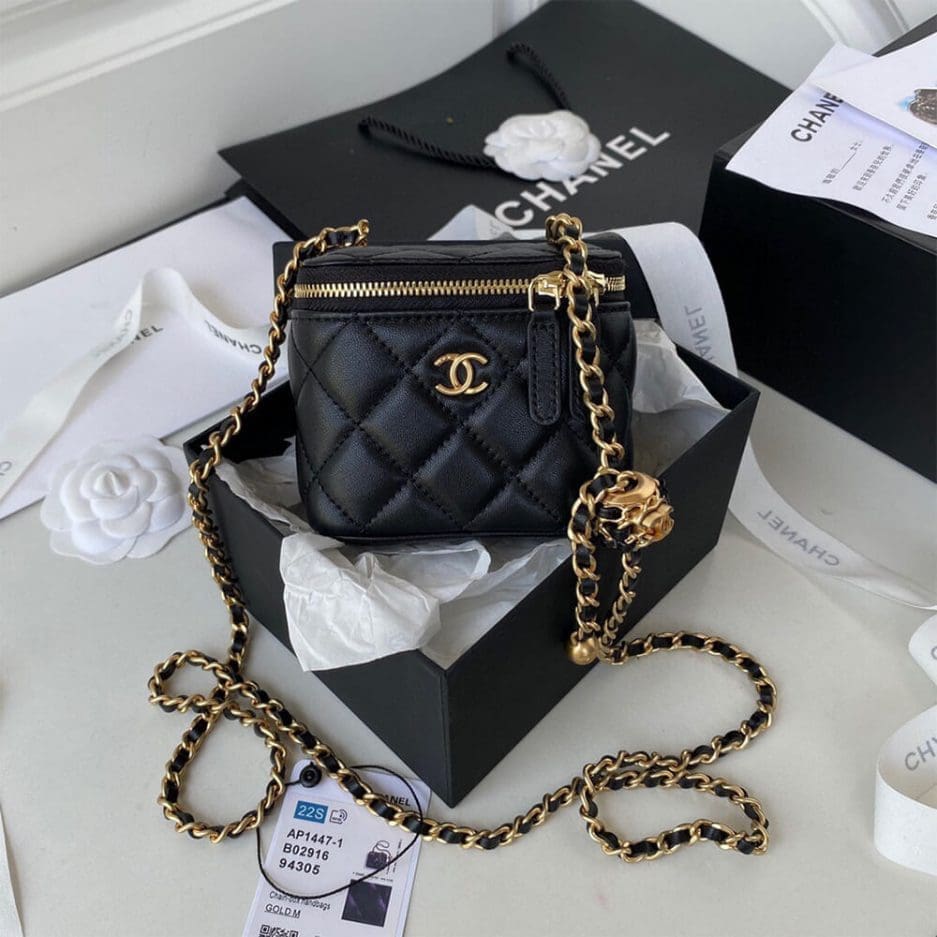 Chanel SMALL VANITY WITH CHAIN AP2198 - SILKROAD