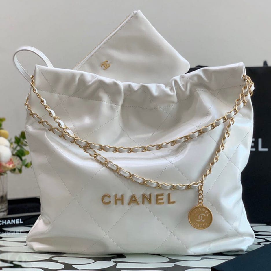 CHANEL 22 SMALL HANDBAG - SILKROAD