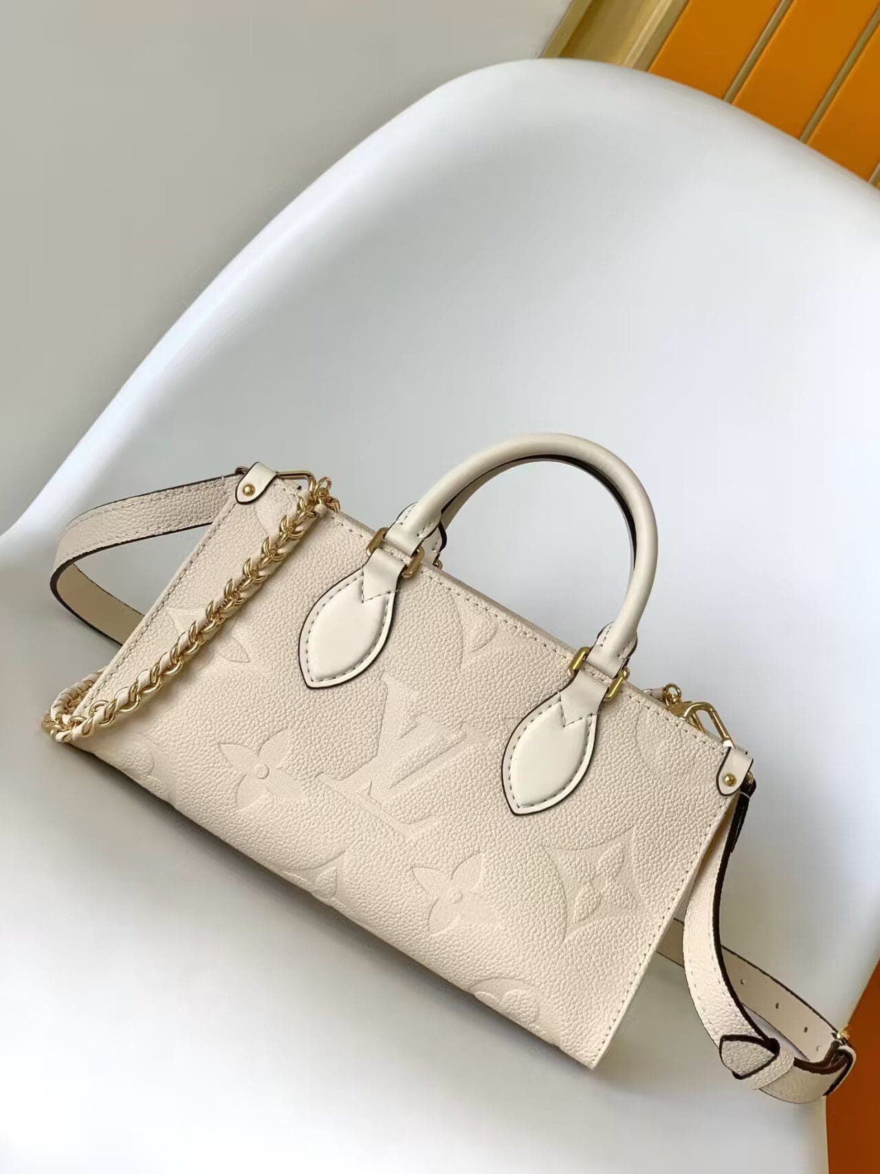 Louis Vuitton M23698 OnTheGo East West - SILKROAD